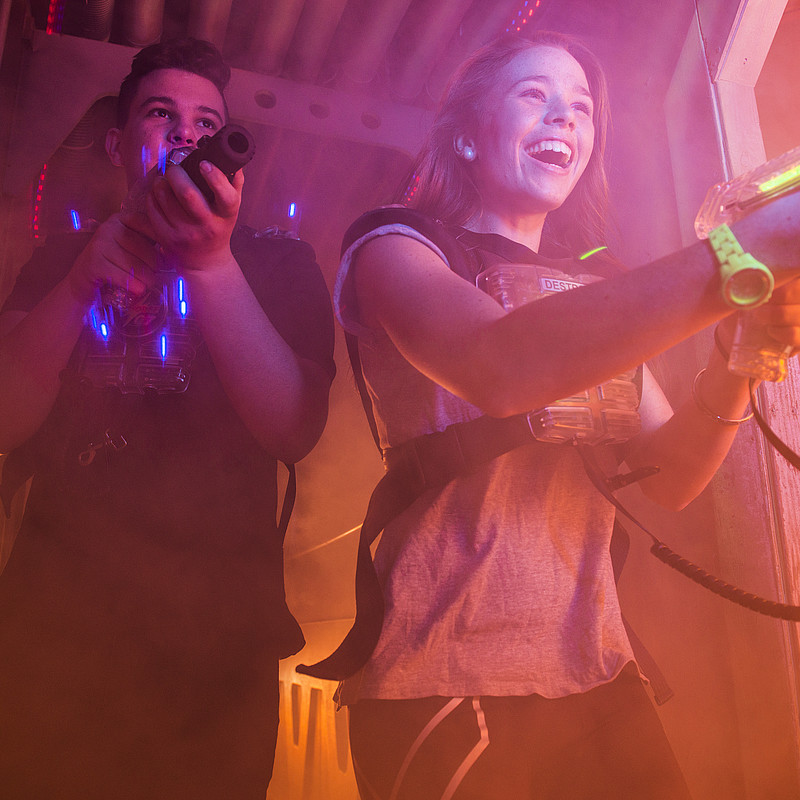 Lasertag im Schwarzlicht