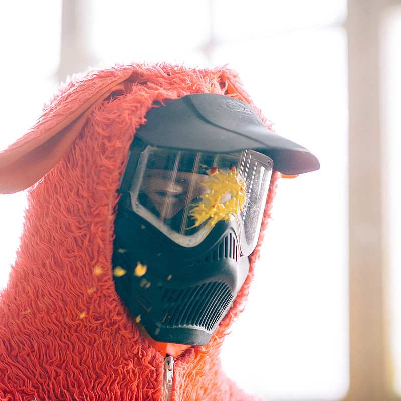 Paintball Action mit lustigen Kostümen